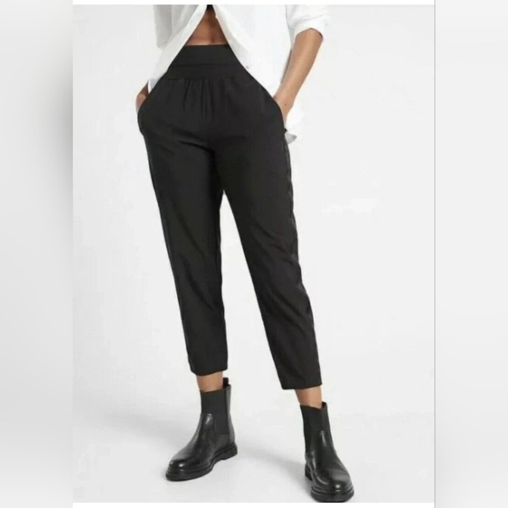 Athleta Nolita Slim Tapered Crop Pants Women's Size 8 Black